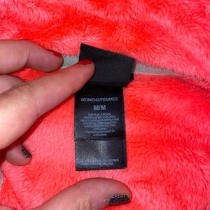 North Face 
WOMEN’S OSITO JACKET